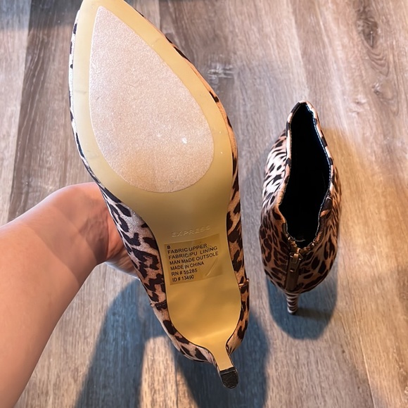 Express Animal Print Booties - Picture 5 of 7